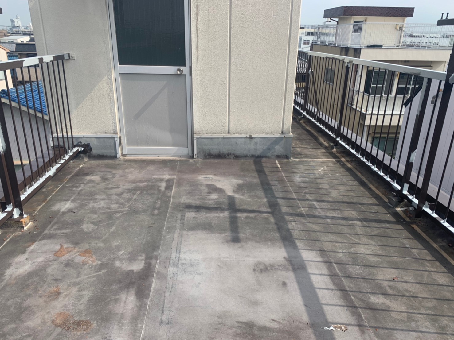 名古屋市中村区にて屋上からの雨漏りを塩ビシートとウレタン塗膜防水を施工して雨漏りを解消